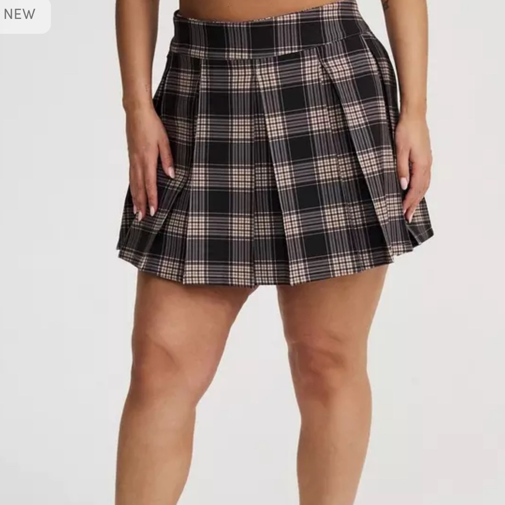 Torrid Plaid Pleated Mini Skort - new in package size 1